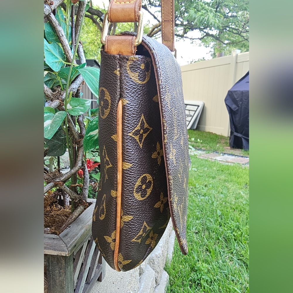 Louis Vuitton Vintage Monogram Canvas Musette Tango Bag SP0959 - Picture 4 of 16